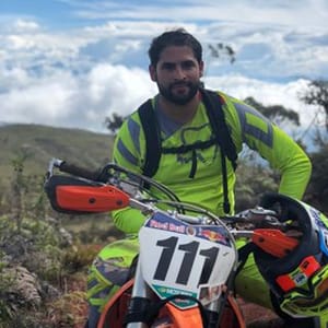 Alberto D Figueroa T