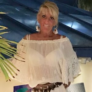 Lynn Knight