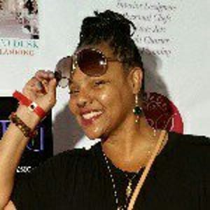 Yvette Shelton