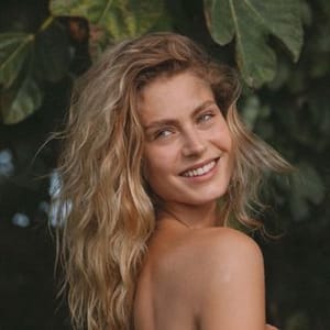 Marie V Hallen