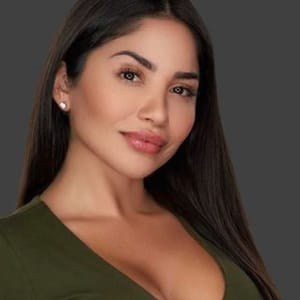 Alessandra Leon