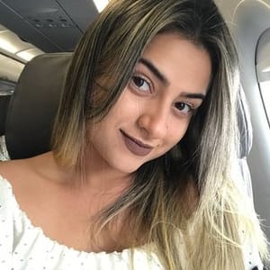 Isabela Mota