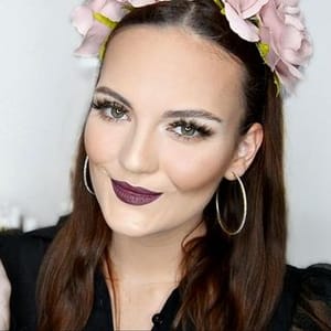 Mishell Debnarova