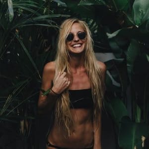 Julia  T R A V E L L E R