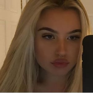 Victoria Ajuliaa