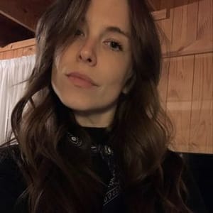 Anna Peeples