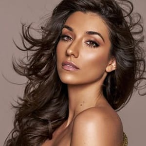 Ashley Loren