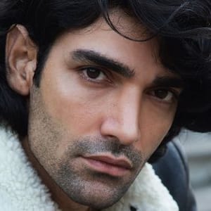 Robbie J Mairh