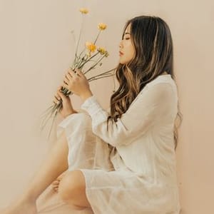 Sola Lee