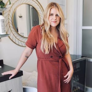 Katie Oakesblondes