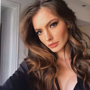 Thais Gasparino