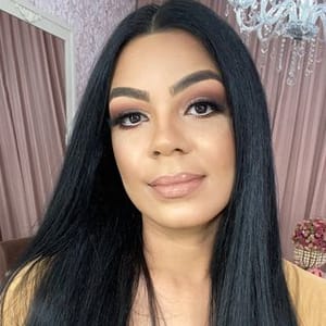 Garota De Batom