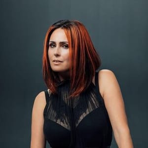 Sharon Den Adel