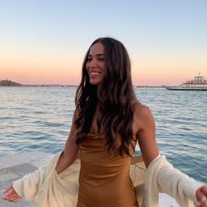Zoe Markos