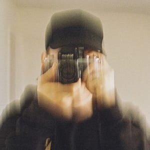 Joshua La