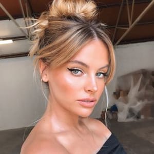 Zoe N