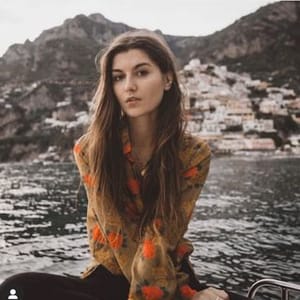 Sarah Holt
