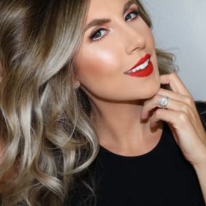 Courtney Kelly