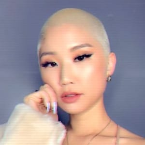 Silvia  Kim