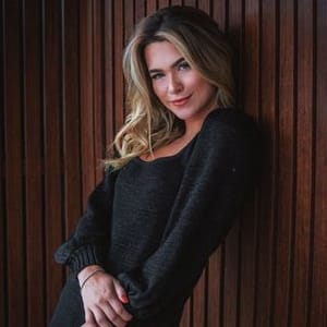 Isabella L. Peixoto