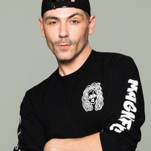 JAMIE MAGNIFICO