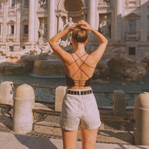 Adriana vintage vibes