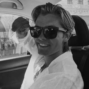Mathias Larsen