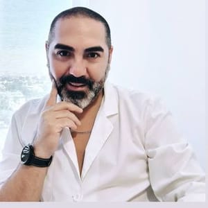 Claudio Jara Cosmetologo
