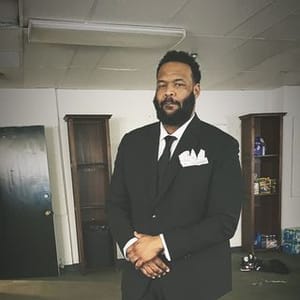 Aaron Drape