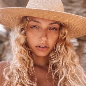 Lara Colli Botelho