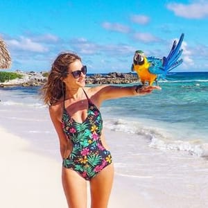 Nuria  Travel