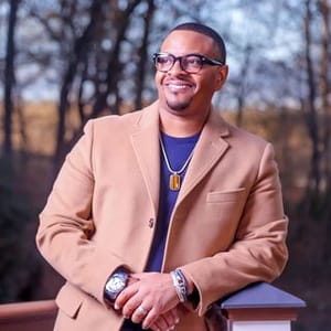 Pastor Shomari