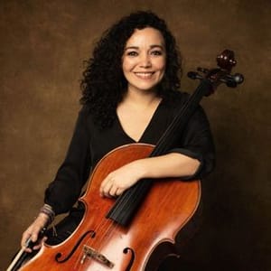 Shirley Paz