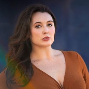 Curvy Capone