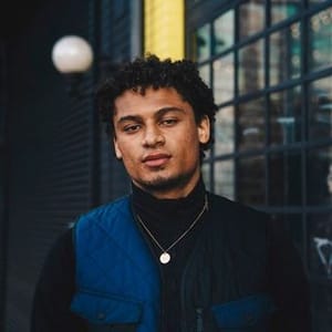 Leo Manzari