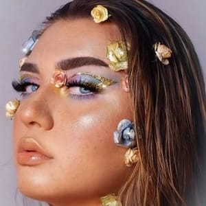 Eva Hawyahmkp