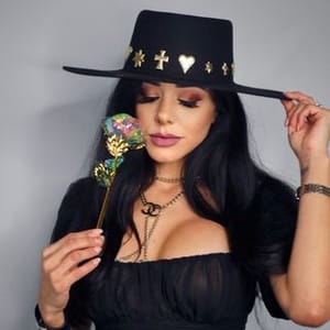 Bella Belen