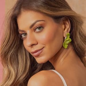 Amanda M Fenelon