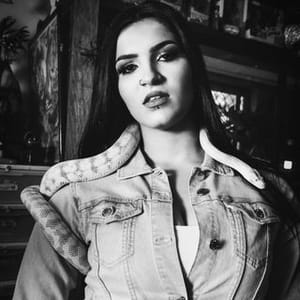 Steph De Lander