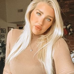 Curve Model Aubree