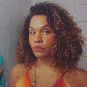 Maria Clara Araujo