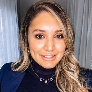 Zahra Assarnossoni