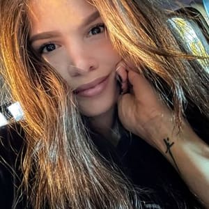 Andrea Surhtt