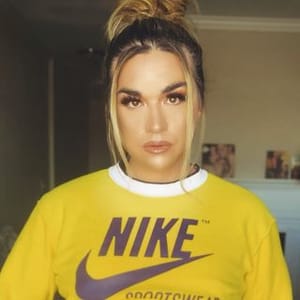 Tess La Rose