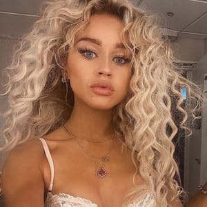 Rosie M D C