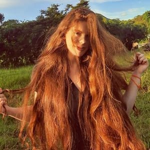 A Ruiva Da Roca