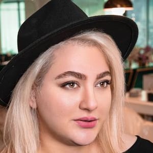 Fara Davoodi