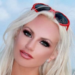 Lindsay Nicole