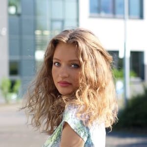 Sandy Solbrillo