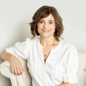 Lisa  Kinney